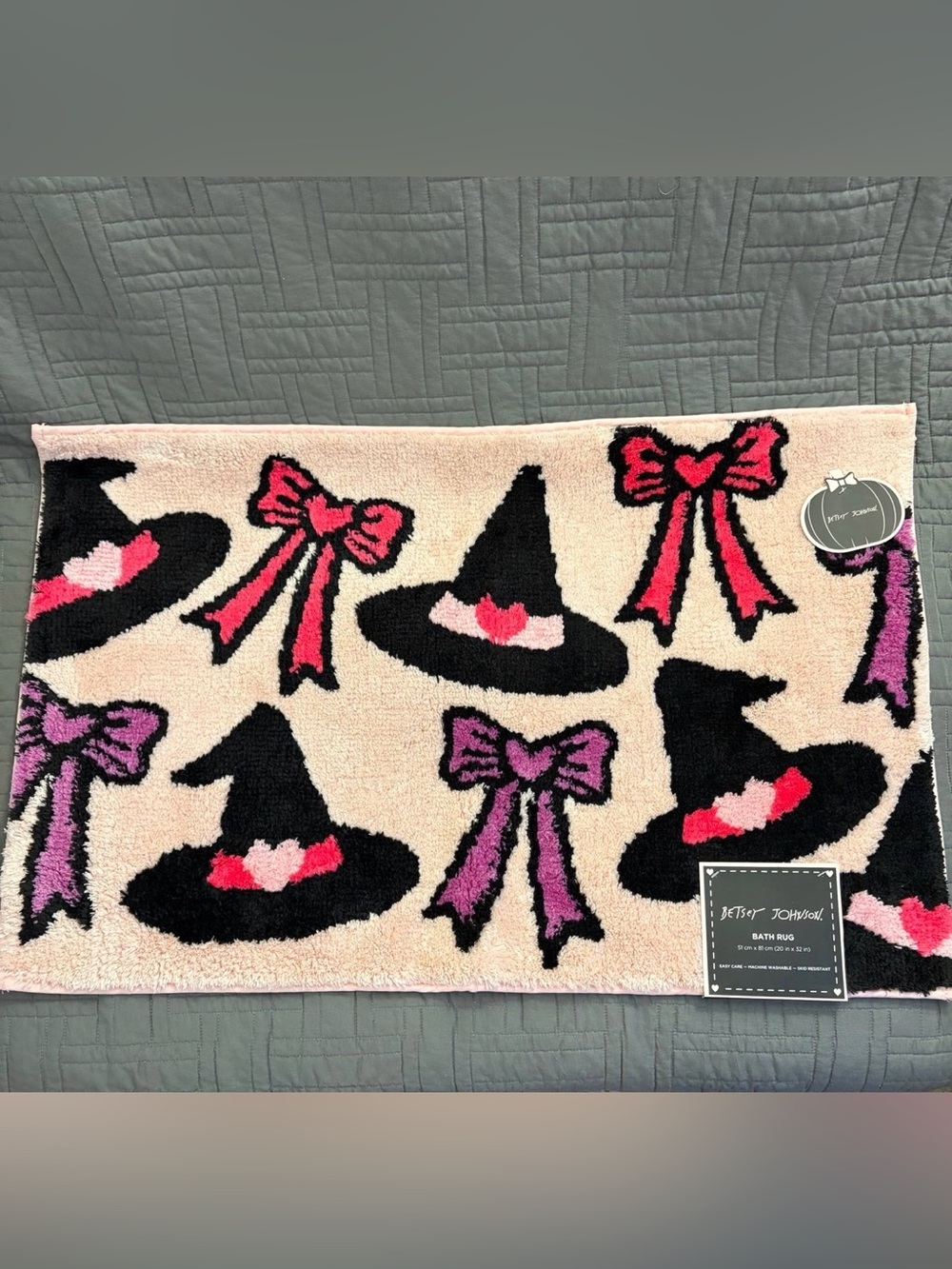 Betsey Johnson Halloween Witches Hat Bath Rug Mat Pink Hearts Bows NWT